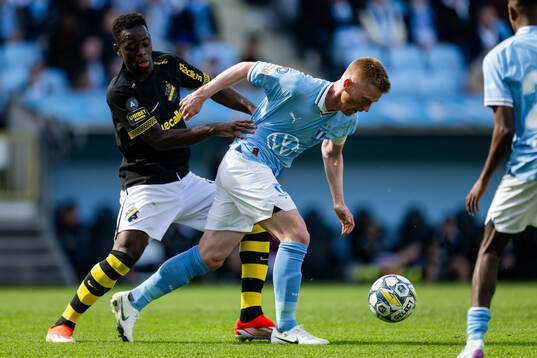 Malmö FFs Anders Christiansen och AIKs Ismaila Coulibaly