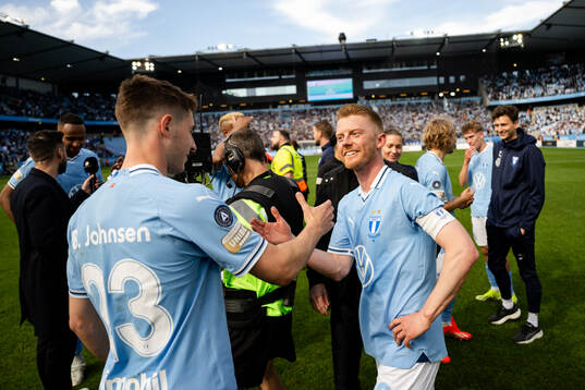 Malmö FFs Lasse Berg Johnsen och Anders Christiansen jublar
