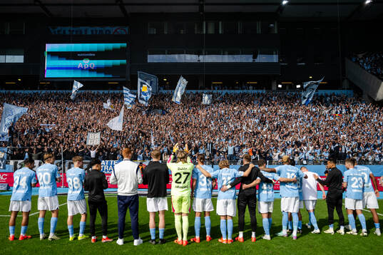 Malmö FFs spelare och supportrar jublar
