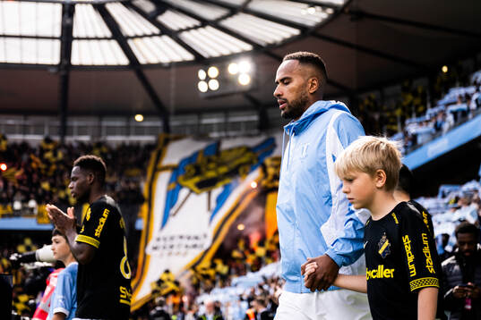 Malmö FFs Isaac Kiese Thelin gör entré