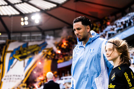 Malmö FFs Sergio Pena gör entré