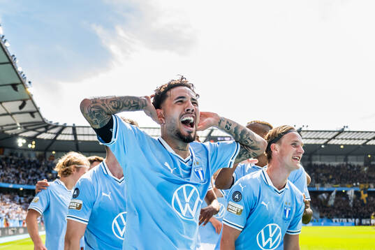 Malmö FFs Sergio Pena jublar