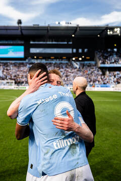Malmö FFs Isaac Kiese Thelin och Anders Christiansen jublar
