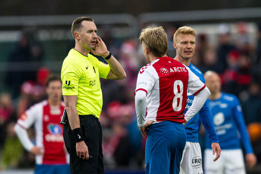 Marius Hansen Grøtta, referee