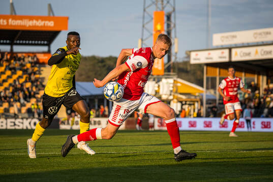Mjällbys Silas Nwankwo och Kalmars Rony Jansson