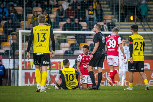 Mjällbys Nicklas Røjkjær och Kalmars Romario Pereira