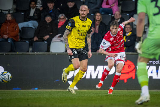 Mjällbys Adam Ståhl och Kalmars Kevin Jensen