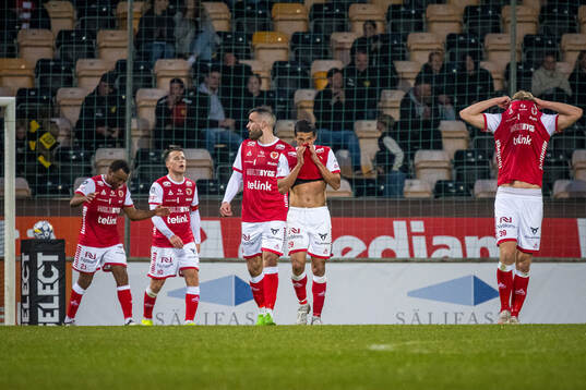 Kalmars Romario Pereira Sipiao deppar med lagkamrater