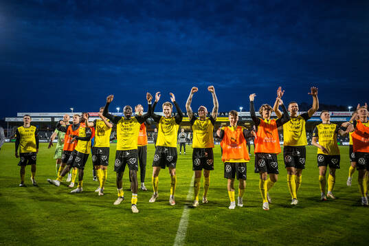 Bläddra bland fler bilder av Fotboll, Allsvenskan, Mjällby - Kalmar