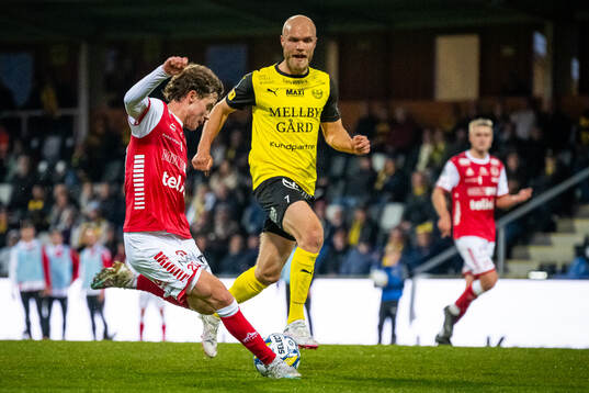 Kalmars Jacob Trenskow och Mjällbys Viktor Gustafson
