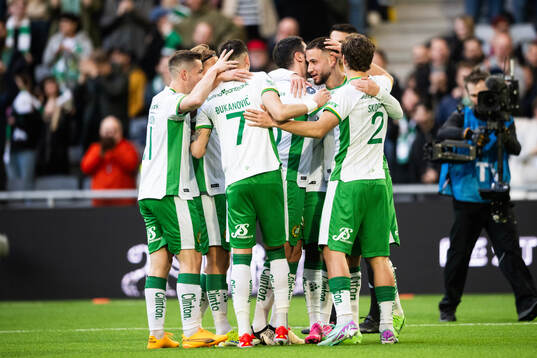 Hammarbys Abdelrahman Boudah Saidi jublar med lagkamrater