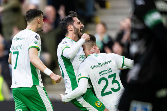 Hammarbys Abdelrahman Boudah Saidi jublar med Viktor