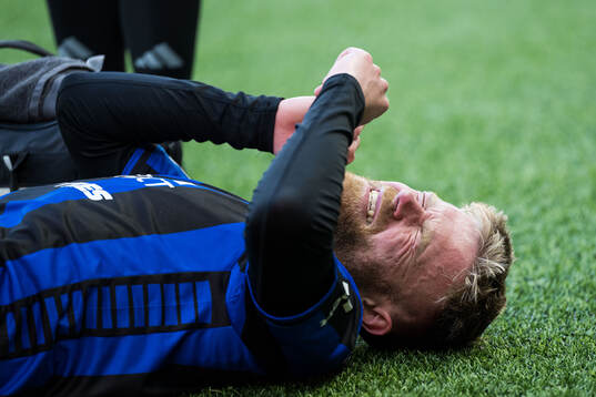 Sirius Dennis Widgren har ont