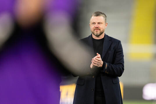 Elfsborgs manager Jimmy Thelin jublar