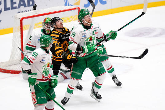 Skellefteås Pär Lindholm och Rögles Rodrigo Abols