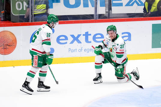 Rögles Valtteri Viljanen och Anton Bengtsson deppar