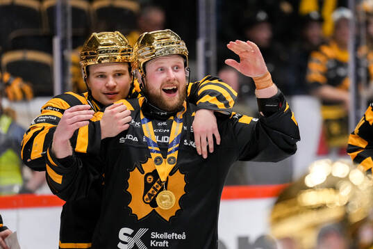Skellefteås Oskar Nilsson jublar