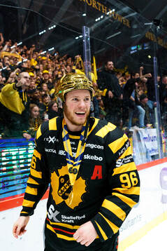 Skellefteås Rickard Hugg jublar