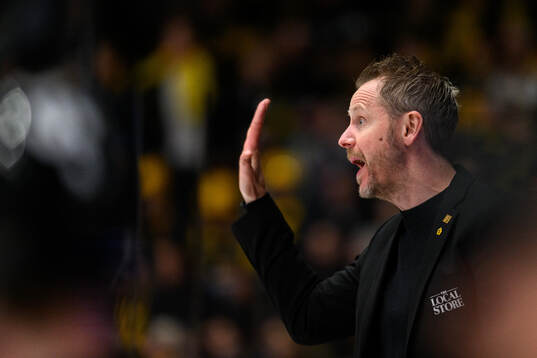 Skellefteås tränare Robert Ohlsson reagerar