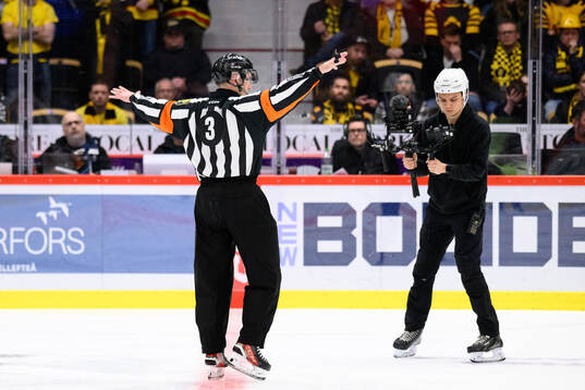 Domare Linus Öhlund tecknar för ej mål