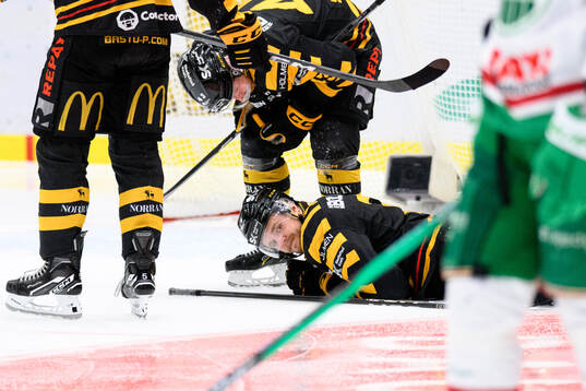 Skellefteås Måns Forsfjäll har ont