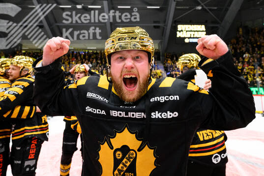 Skellefteås Oskar Nilsson jublar