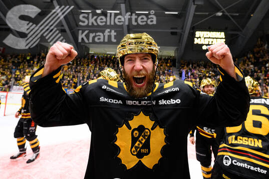 Skellefteås Petter Granberg jublar