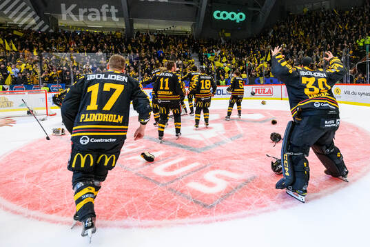 Skellefteås spelare jublar