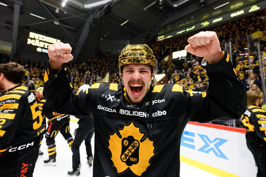 Skellefteås Jonathan Johnson jublar