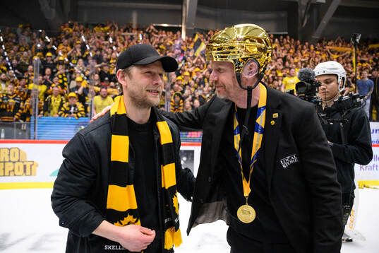 Skellefteås Oscar Möller och tränare Robert Ohlsson