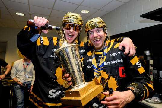 Skellefteås målvakt Linus Söderström och Pär Lindholm