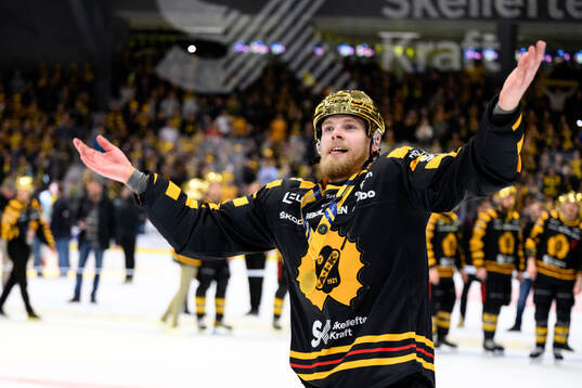 Skellefteås Oskar Nilsson jublar