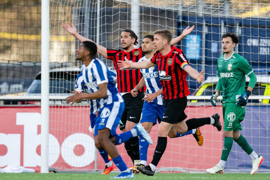Brommapojkarnas Nikola Vasic reagerar på domslut