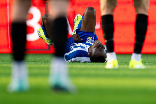 IFK Göteborgs Malick Junior Yalcouye har ont