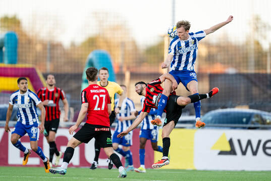 Brommapojkarnas André Calisir och IFK Göteborgs Laurs