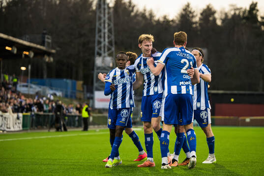 IFK Göteborgs Laurs Skjellerup jublar