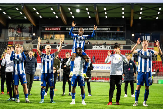 IFK Göteborgs spelare jublar