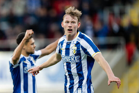 IFK Göteborgs Laurs Skjellerup jublar
