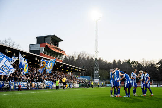 IFK Göteborgs spelare och supportrar jublar