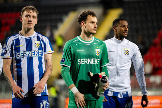 IFK Göteborgs målvakt Elis Bishesari jublar