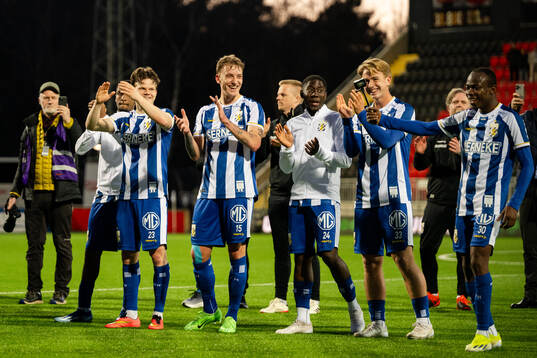 IFK Göteborgs spelare jublar