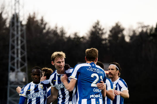 IFK Göteborgs Laurs Skjellerup jublar