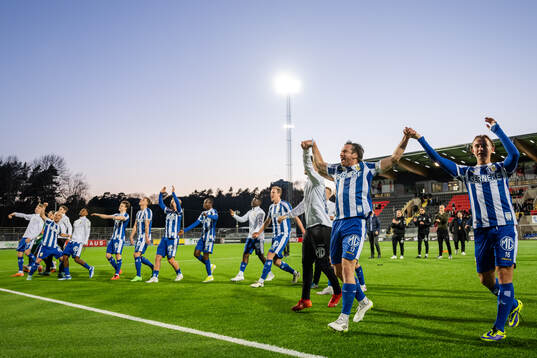 IFK Göteborgs spelare jublar