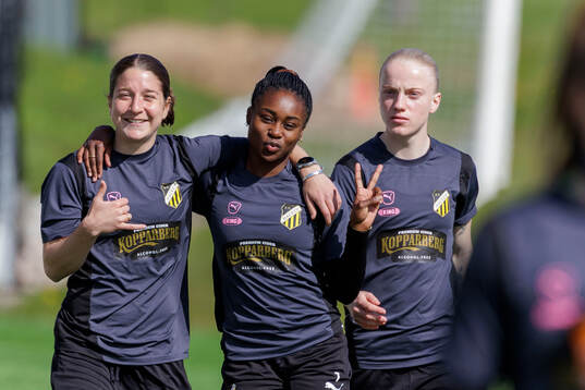 Häckens Ruby Grant och Monica Jusu Bah