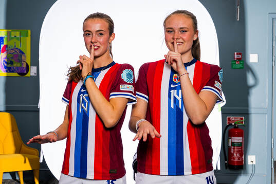 Elle Ulstein and Tuva Sagen of the Norwegian U17 national