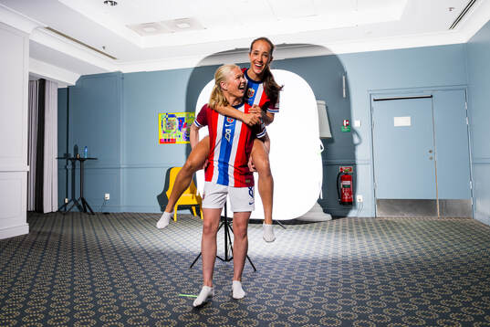 Linnea Moen and Estella Turflinger of the Norwegian U17