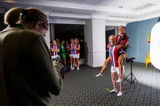 Linnea Moen and Estella Turflinger of the Norwegian U17