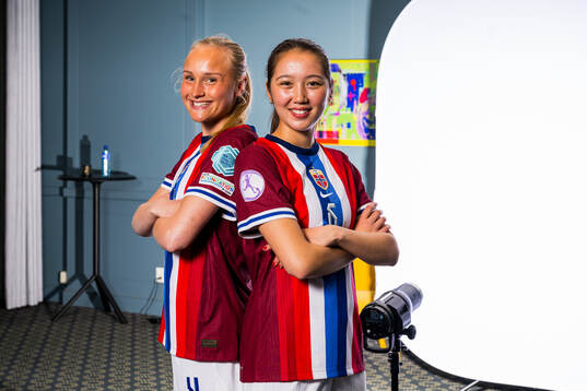Josefine Lefdal and Henny Thorallsson of the Norwegian U17
