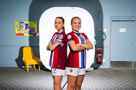 Nora Mjøs and Mia Bakke of the Norwegian U17 national