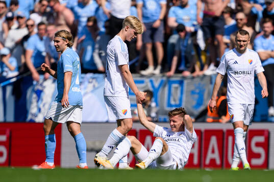 Djurgårdens Samuel Leach Holm har ont